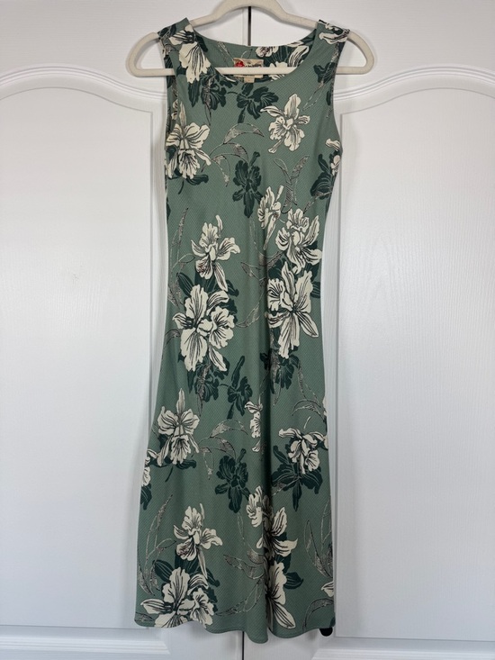 Hilo Hattie Dresses & Skirts - Vintage Hilo Hattie Hawaiian Floral Midi Dress Sage Green Small